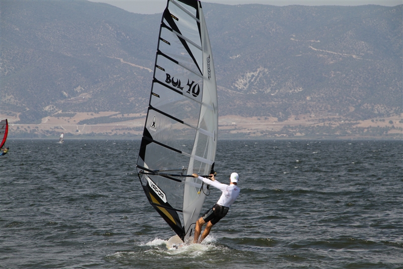 Η εκκίνηση του Pavel Ovodovskiy - ΠΑΝΕΛΛΗΝΙΟ ΠΡΩΤΑΘΛΗΜΑ WINDSURFING FUNBOARD CLASS