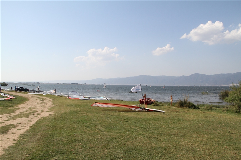 Η παραλία της Βόλβης - ΠΑΝΕΛΛΗΝΙΟ ΠΡΩΤΑΘΛΗΜΑ WINDSURFING FUNBOARD CLASS