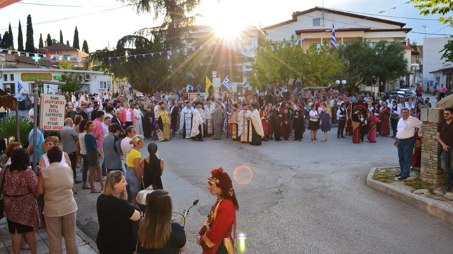 (Βίντεο) Υποδοχή του Τιμίου Ξύλου, εκ της Ιεράς Μονής Ξηροποτάμου...