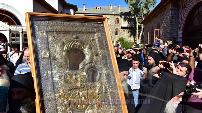 (Αναδημοσίευση) Χιλιάδες πιστοί συνόδευσαν την Πορταΐτισσα 