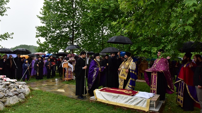 (Δελτίο Τύπου) Η Ακολουθία και περιφορά του Επιταφίου εντός των κοιμητηρίων - Η Ακολουθία της Αποκαθηλώσεως εις το Ι.Π. της Αγ. Άννης - Λαγκαδά