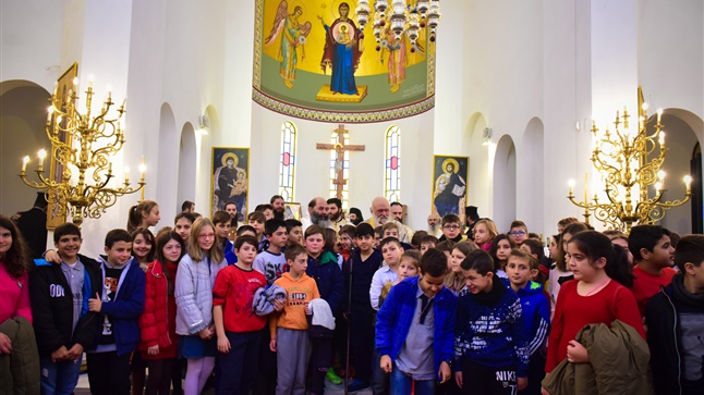 (Δελτίο Τύπου) Ιερό Ναό αφιερωμένο στους νέους και τα παιδιά εγκαινίασε ο Αρχιεπίσκοπος στην Μητρόπολη Λαγκαδά