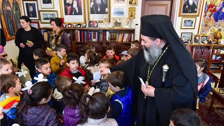 (Δελτίο Τύπου) Έψαλαν τα κάλαντα του Αγίου Λαζάρου στον Μητροπολίτη Λαγκαδά τα παιδιά του 3ου Νηπιαγωγείο Λαγκαδά