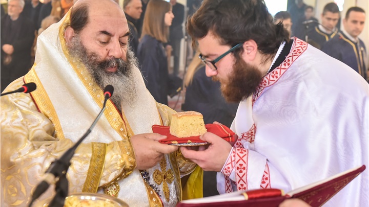 (Δελτίο Τύπου) Αρχιερατική Θεία Λειτουργία και χειροτονία εις τον Ιερό ναό των Θεοφανείων 