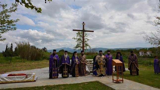 (Δελτίο Τύπου) Ακολουθία και Περιφορά του Επιταφίου εντός των κοιμητηρίων- Ακολουθία της Αποκαθηλώσεως και της συμβολικής πορείας μετά του Σταυρού στην οδό του Μαρτυρίου προς τον Γολγοθά