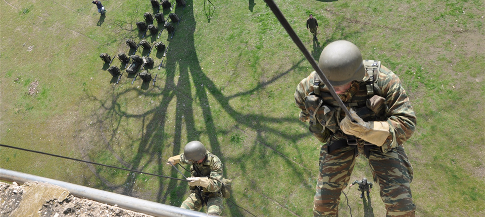 Καταδρομείς εν δράσει! Αποστολή του Livemedia στο ΚΕΑΠ - Ρεντίνα (ΒΙΝΤΕΟ)