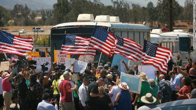 Protesters block buses carrying undocumented immigrants in California