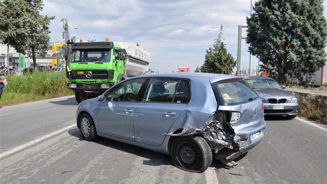  Now - Car accident - Road closed for Moudania