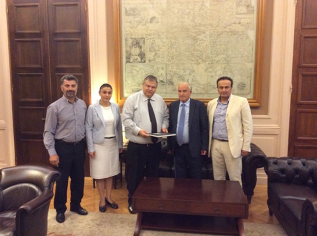 Meeting between the Board of the International Confederation...