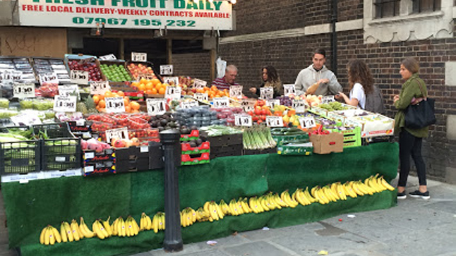 Reportage Livemedia in London: British love fruits!