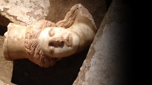 Amphipolis: Sphinx's head has been revealed