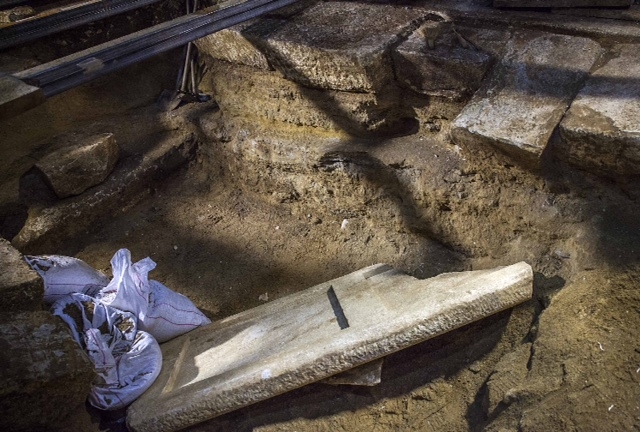 Amfipolis: Sealing limestone by flooring stones was found