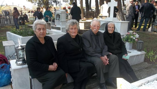 Το Ταφικό Έθιμο στο Πρωτοχώρι Κοζάνης (Φωτογραφίες)