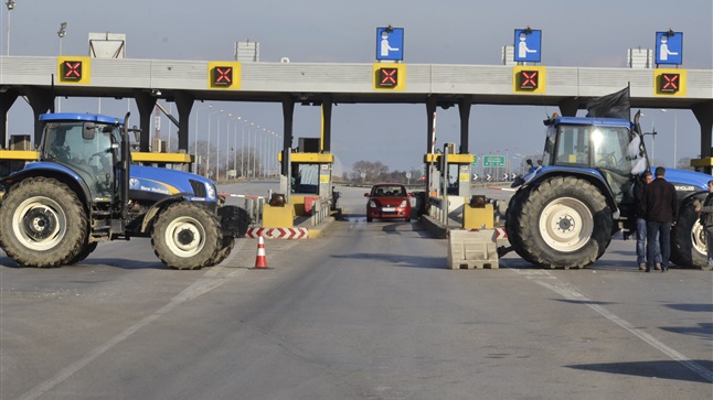 Must see | Τα μπλόκα καλά κρατούν-Μάλγαρα κλειστά επ' αόριστον