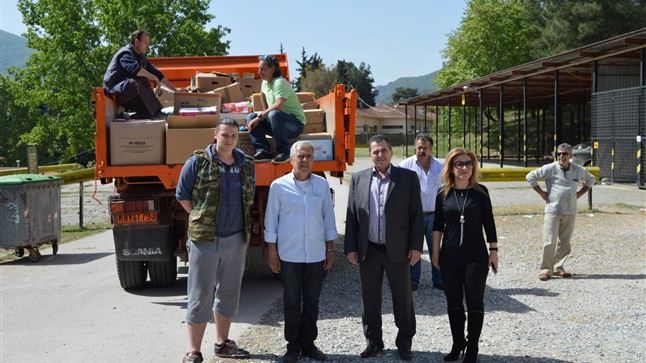 Distribution of food and clothes in Imathia