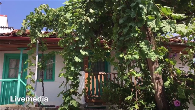 The story of Stanos in Halkidiki, narrated by the teacher of...
