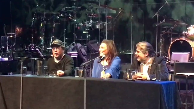 Giannis Parios and Eleni Vitali comment on the Obama visit. The...