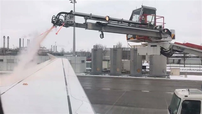 Deicing at the Airport in Munich