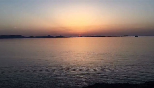 Μαγικό ηλιοβασίλεμα στην Πορταρα της Ναξου 