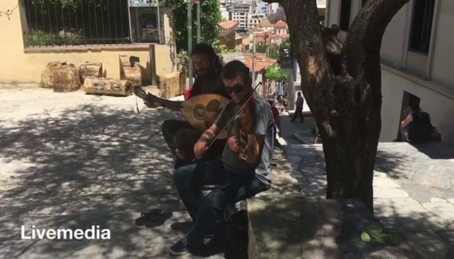 Moments | Ικαριώτικος στο κέντρο της Αθήνας 
