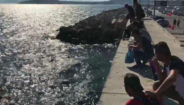 Κυριακή απόγευμα και διάφορες φυλές, Ινδοί, Φιλιππινέζοι, Πακιστανοί,...
