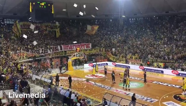 Τζάμπολ στο Αλεξάνδρειο και οι φίλοι του Άρη γέμισαν με χαρτάκια...