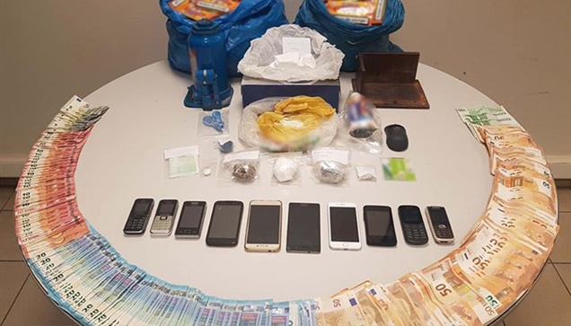 Εξαρθρώθηκε κύκλωμα εμπορίας ναρκωτικών ουσιών  Συνελήφθησαν...