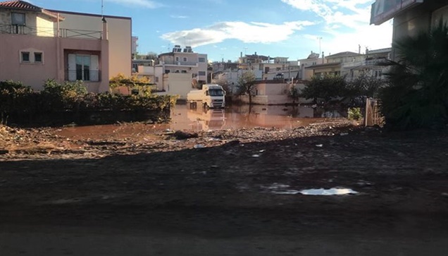 Εικόνες καταστροφής από τις φονικές πλημμύρες στην Μάνδρα Αττικής....