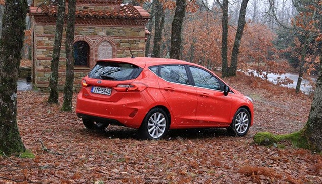 Στην ορεινή Χαλκιδική με Ford Fiesta 1.5tdci 120hp    Οδηγώντας...