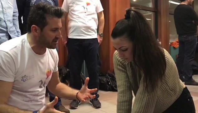 Εκατοντάδες κόσμος παρευρέθηκε  πριν από λίγη ώρα στο δωρεάν...