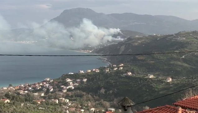 Μεγάλη πυρκαγιά μαίνεται αυτή την ώρα πάνω από τον Άγιο Γεώργιο...