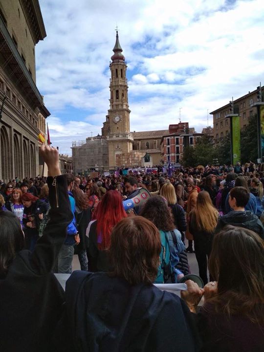 Η Plaza de El Pilar στη Σαραγόσα της Ισπανίας κατακλύστηκε από...