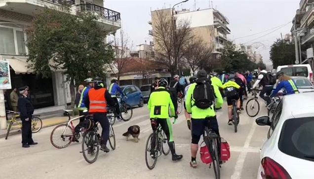Ξεκίνησε η ποδηλατοπορεία συμπαράστασης στούς 2 στρατιωτικούς...