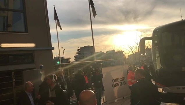 Η άφιξη των παικτών του ΠΑΟΚ στην Τούμπα για τον κρίσιμο αγώνα...