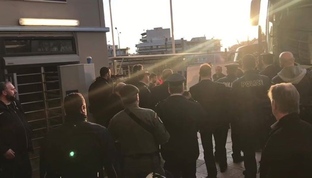 Οι παίκτες της ΑΕΚ έφτασαν στην Τούμπα πραγματοποιώντας την πρώτη...