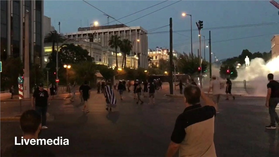 Έτσι ξεκίνησαν τα θλιβερά επεισόδια στο Σύνταγμα 