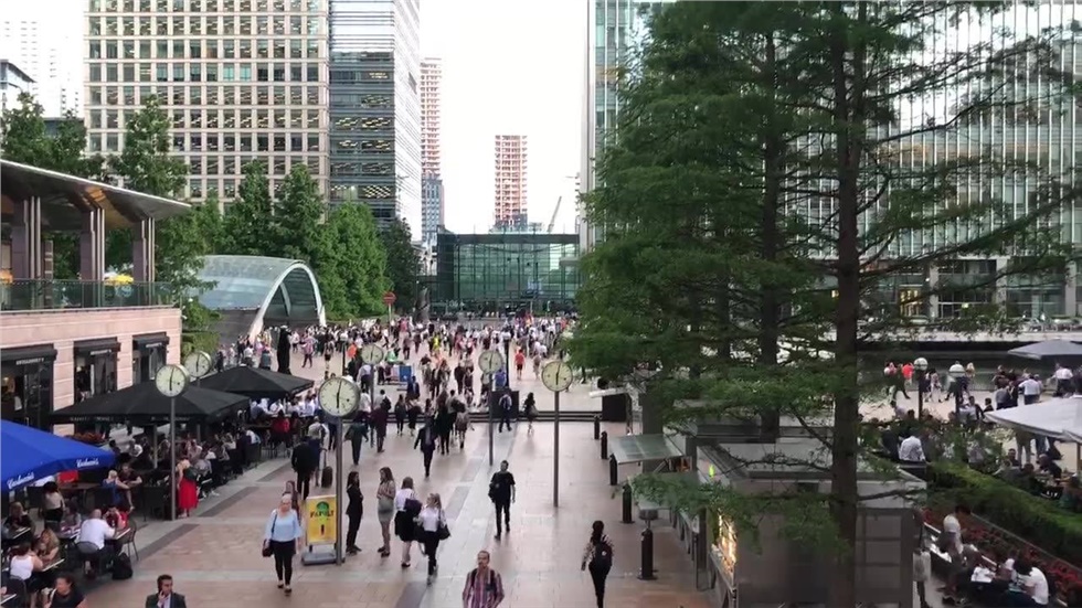 Canary Wharf, London. Κόσμος, JP Morgan, Reuters, HSBC, Barclays....