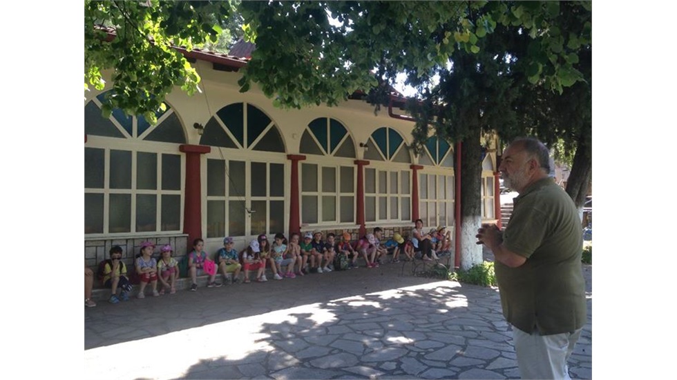 Ξενάγηση στις παραδοσιακές  γειτονιές της Νάουσας   Οι μαθητές...