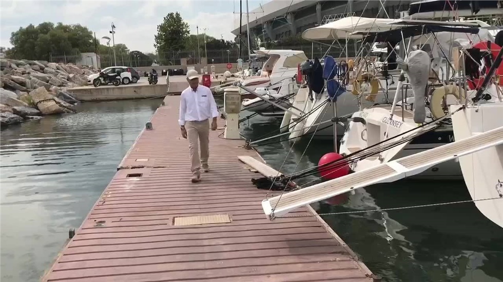 Στη βραβευμένη με «Γαλάζια Σημαία» Porto Carras Marina και υπό...