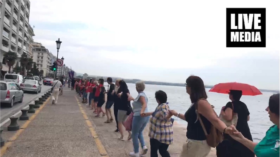 Ξεκινησε η Μουσικοχορευτική εκδήλωση 