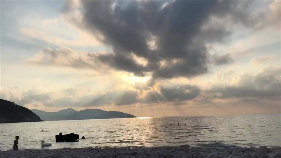 Το ηλιοβασίλεμα στον Μύρτο Κεφαλονιάς! Τα λόγια περιττά  