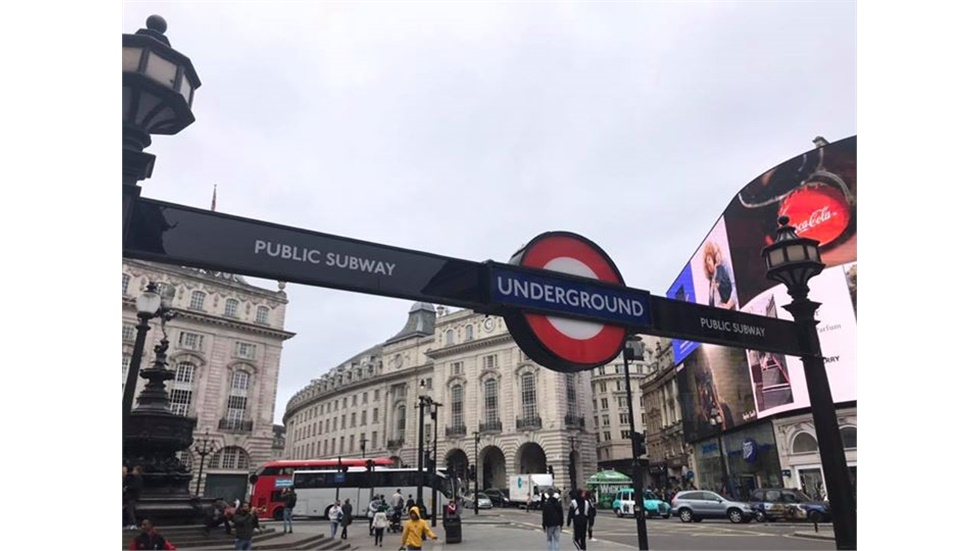 Piccadilly Circus, Lon...