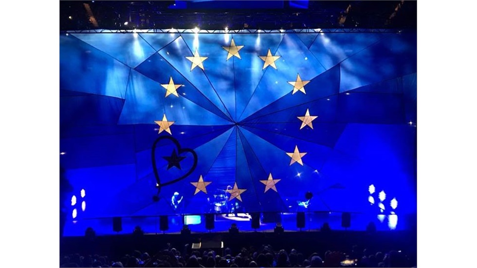 U2 expressed their anti-Brexit position during their live performance...
