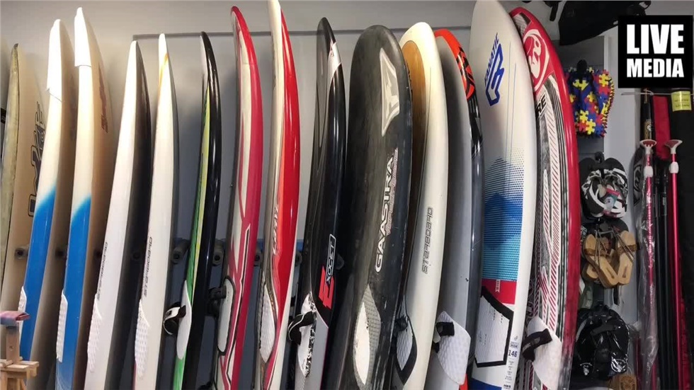 Από την Βόρειο Θάλασσα στην Ελλάδα με windsurf ! Ο Jono Dunnett...