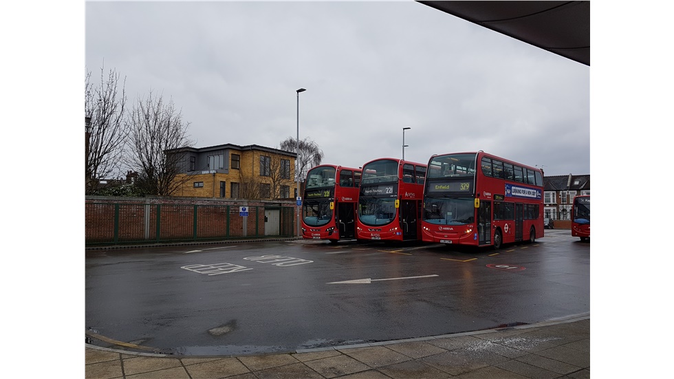 London is banning fast food advertising  on transport network