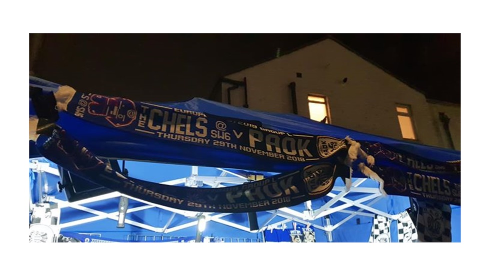 Έξω από το Stamford Bridge του Λονδίνου,  λίγο πριν την έναρξη...