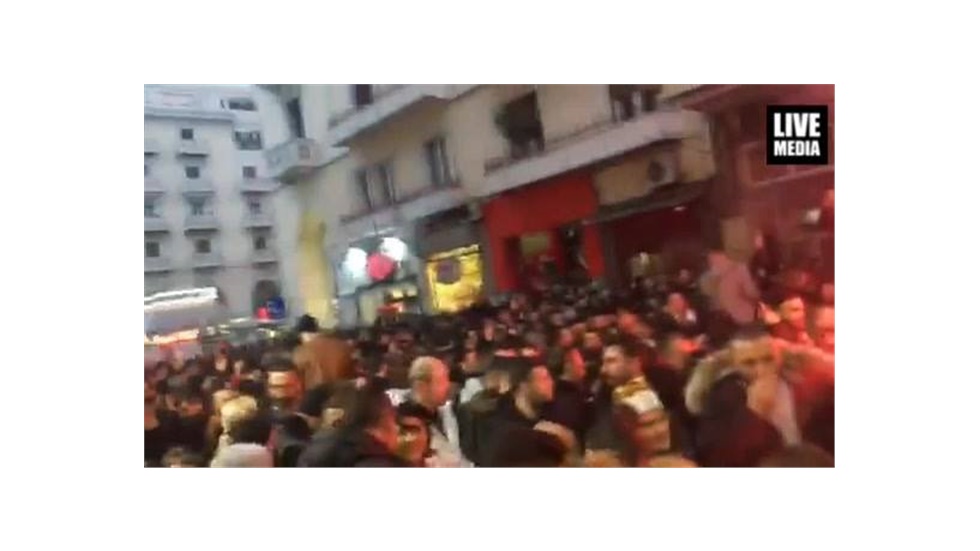 Συμβαίνει τώρα στο κέντρο της Θεσσαλονίκης ...στο καπάνι  #
