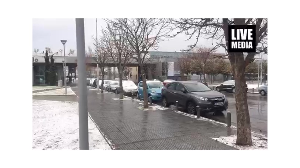 Live στην Άνω Τούμπα. Χιονισμένη η πόλη.  