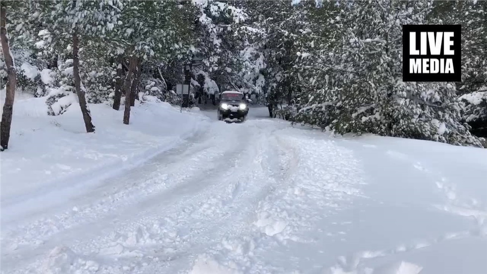 Off Road ... στο χιονισμένο Σέιχ Σου!   