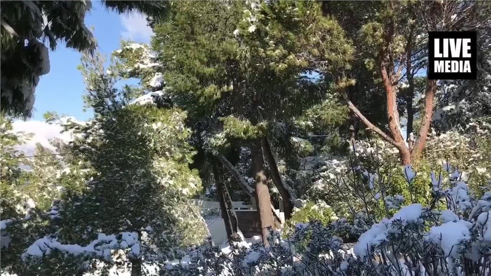 Κλειστοί δρόμοι, έντονη ολισθηρότητα και δριμύ κρύο συνθέτουν...